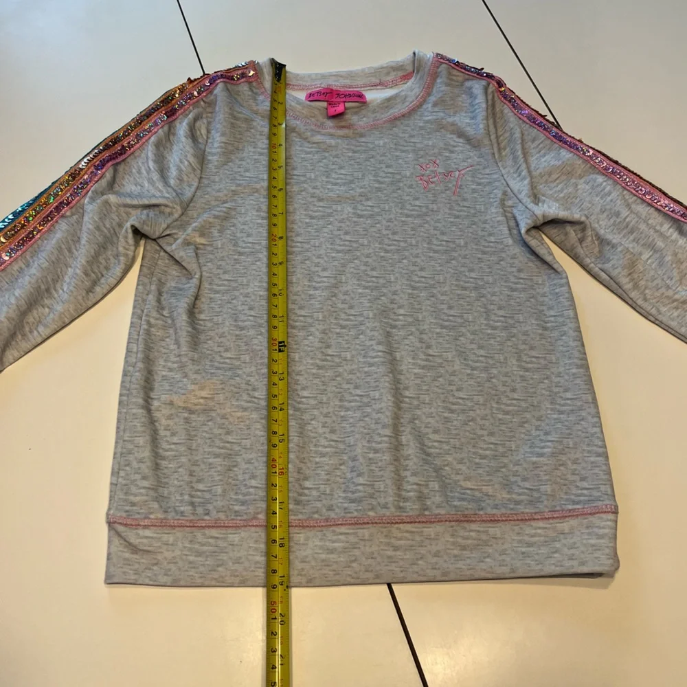Betsey Johnson girls super soft size 7 gray rainbow sequin sweatshirt